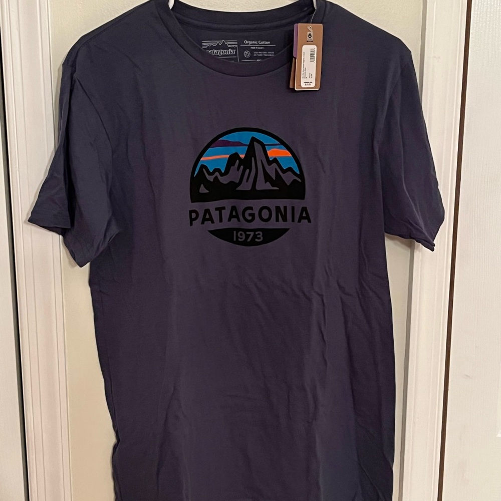 Men’s Patagonia t shirt, size medium slim fit, NWT